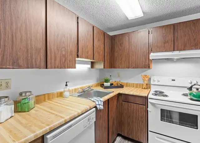 Property at Crown Village - 445 N Volland St, Kennewick, WA, 99336, 1-2 bed, 1 bath, [object Object]