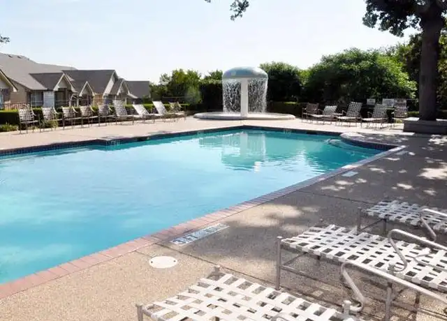 Property at 601 E Ash Ln, Euless, TX, 76039, 1 bed, 1 bath, [object Object]