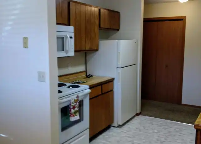 Property at 3220 9th St S Unit 102, Moorhead, MN, 56560, 2 beds, 2 baths, [object Object]