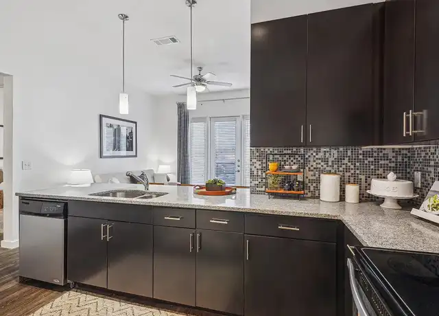 Property at Century Medical District - 6162 Maple Ave, Dallas, TX, 75235, 1 bed, 1 bath, [object Object]