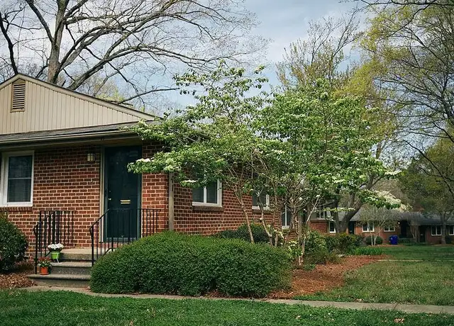 Photo of 140 Hamilton Rd, Chapel Hill, NC 27517