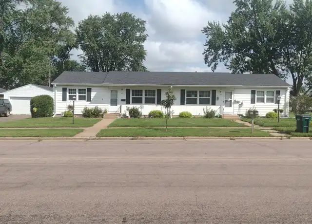 Property at 702 W MacArthur Ave, Eau Claire, WI, 54701, 2 beds, 1 bath, [object Object]