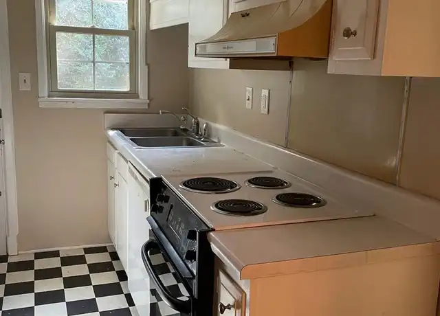 Property at 600 University Rdg, Greenville, SC, 29601, 1 bed, 1 bath, [object Object]