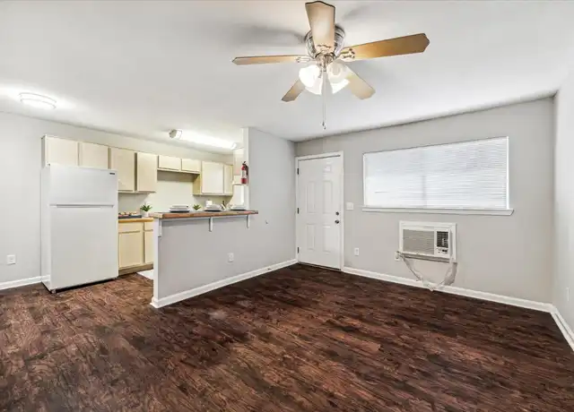 Property at 1225 W 25th St Unit 4, Houston, TX, 77008, 1 bed, 1 bath, [object Object]