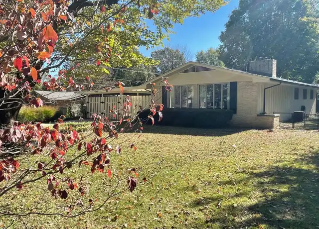 Property at 2848 E Eastmoor Dr, Springfield, MO, 65804, 3 beds, 2 baths, [object Object]