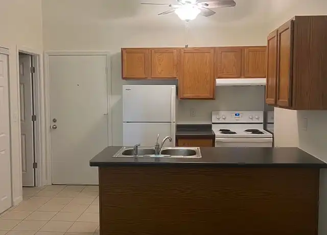 Property at 316 Monitor St Unit 21, La Crosse, WI, 54603, 1 bed, 1 bath, [object Object]