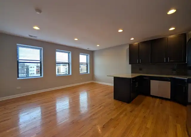 Property at 4759 N Maplewood Ave Unit 301, Chicago, IL, 60625, 1 bed, 1 bath, [object Object]