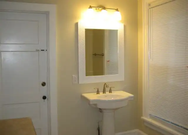 Property at 611 Washington St Unit A, Raleigh, NC, 27605, 1 bed, 1 bath, [object Object]