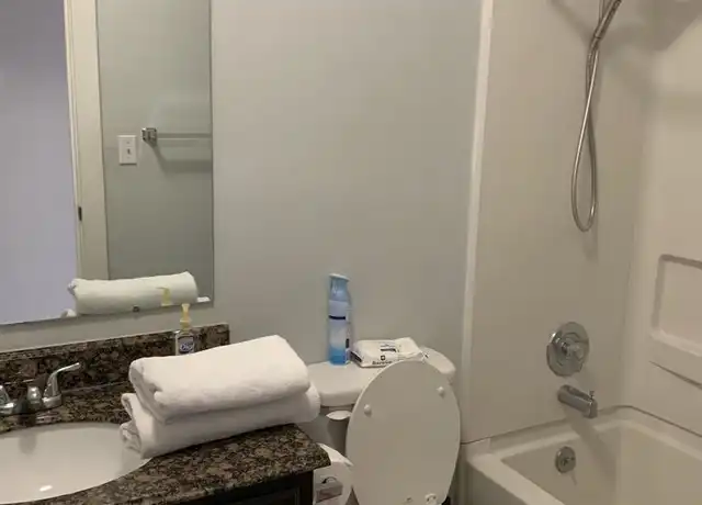 Property at 842 N High St Unit 842-C, Columbus, OH, 43215, 1 bed, 1 bath, [object Object]