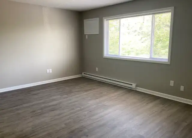 Property at 1637 E 29th St Unit 123, Lorain, OH, 44055, 2 beds, 1 bath, [object Object]