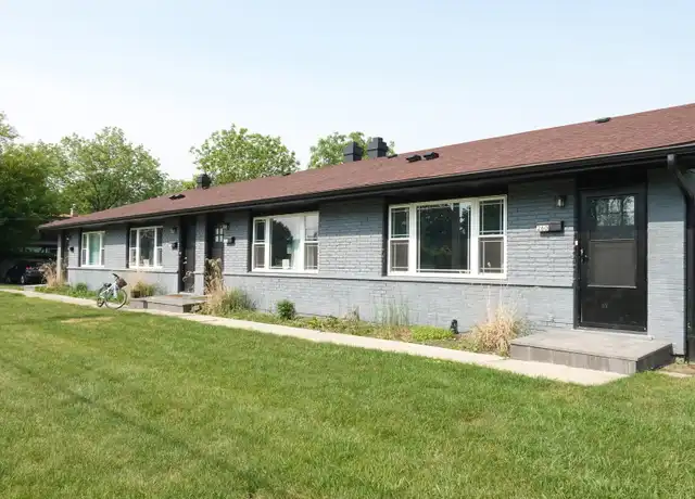 Property at 256 N Slusser St Unit 256, Grayslake, IL, 60030, 2 beds, 1 bath, [object Object]