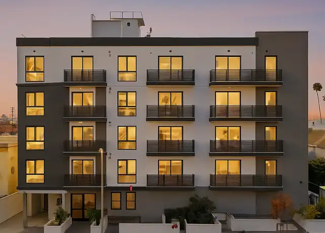 Property at 927 Fedora St, Los Angeles, CA, 90006, 2 beds, 2 baths, [object Object]