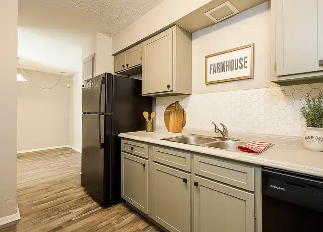 Property at Vines at Edmond - 3621 Wynn Dr, Edmond, OK, 73013, 2 beds, 1.5-2 baths, [object Object]