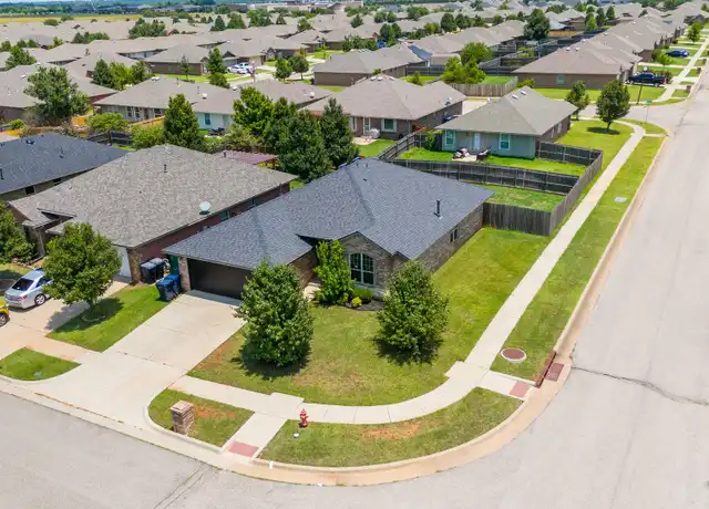 Property at 19620 Vivace Dr, Edmond, OK, 73012, 3 beds, 2 baths, [object Object]