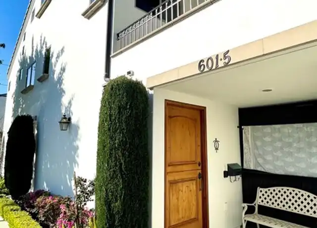 Property at 601 Poinsettia Ave, Corona del Mar, CA, 92625, 2 beds, 2 baths, [object Object]