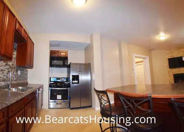 Property at 4 Edwards St Unit 6, Binghamton, NY, 13905, 6 beds, 5 baths, [object Object]