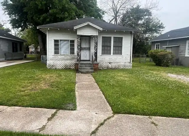 Property at 1705 Buck St, Mobile, AL, 36604, 3 beds, 1 bath, [object Object]