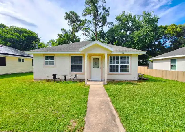 Property at 870 W 13th St, Saint Augustine, FL, 32084, 3 beds, 1 bath, [object Object]