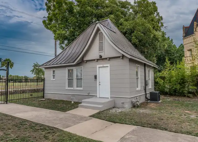 Property at 930 E Grayson St Unit 4, San Antonio, TX, 78208, 1 bed, 1 bath, [object Object]
