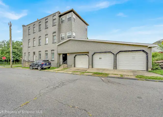Property at 717 Mill St Unit 3rd, Dunmore, PA, 18512, 3 beds, 1 bath, [object Object]