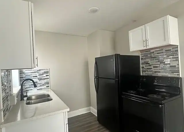 Property at Meridian Living II - 3310 N Meridian St, Indianapolis, IN, 46208, 1 bed, 1 bath, [object Object]