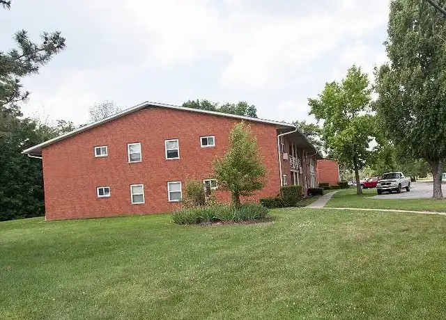 Property at Fairway East Apartments - 3800 Beavercrest Dr, Lorain, OH, 44053, 1-2 bed, 1 bath, [object Object]