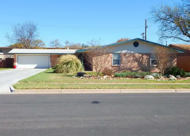 Property at 5204 7th St, Lubbock, TX, 79416, 3 beds, 2 baths, [object Object]