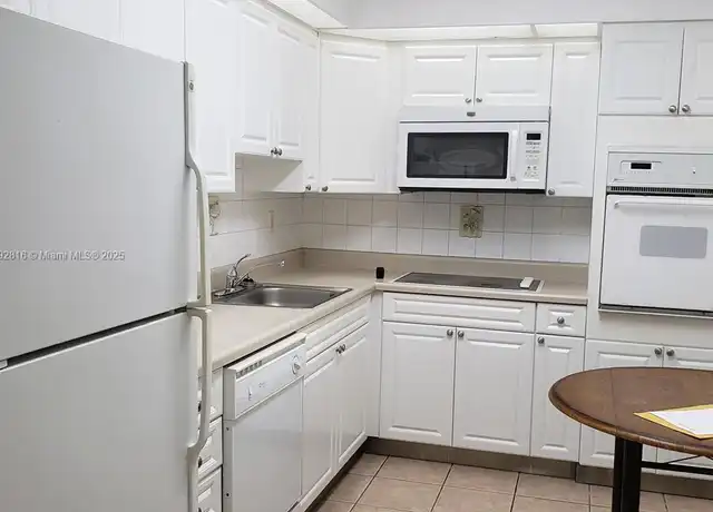 Property at 19380 Collins Ave #207, Sunny Isles Beach, FL, 33160, 1 bed, 1.5 baths, [object Object]