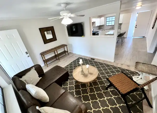 Property at 723 E Tennessee St Unit B, Tallahassee, FL, 32308, 2 beds, 2 baths, [object Object]