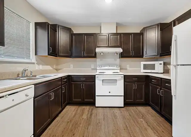 Property at Ravenwood Crossing - 640 Ravenwood Dr, Rocky Mount, NC, 27803, 2-3 beds, 2 baths, [object Object]
