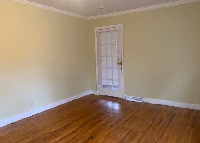 Property at 601 Franklin Ave, Charlotte, NC, 28206, 3 beds, 2 baths, [object Object]