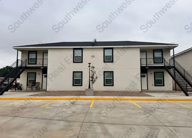 Property at 2105 Bobwhite Ct Unit B, Clovis, NM, 88101, 2 beds, 2 baths, [object Object]