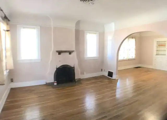 Property at 300 Amherst Dr SE, Albuquerque, NM, 87106, 3 beds, 2 baths, [object Object]