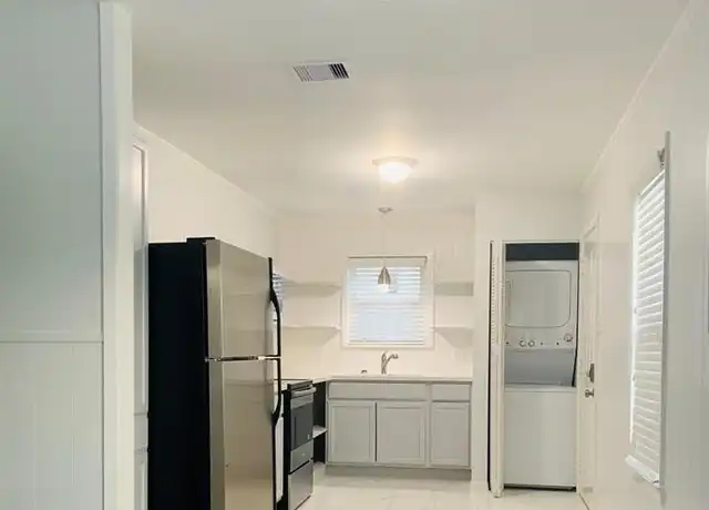 Property at 2303 Blodgett St, Houston, TX, 77004, 2 beds, 1 bath, [object Object]