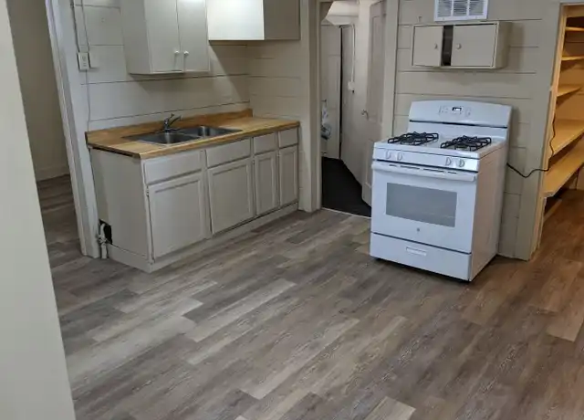 Property at 417 Division St Unit 5, Wausau, WI, 54403, 2 beds, 1 bath, [object Object]