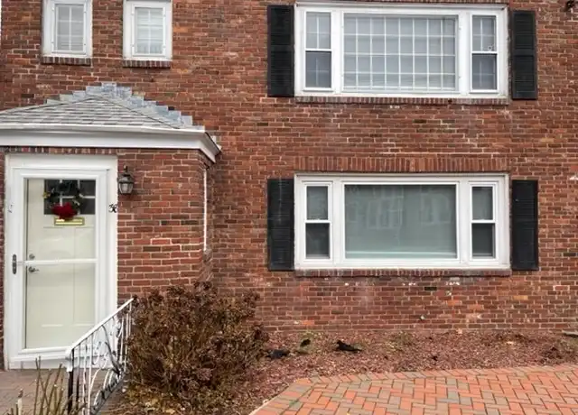 Property at 36 Hillcrest Cir Unit 1, Watertown, MA, 02472, 2 beds, 1 bath, [object Object]