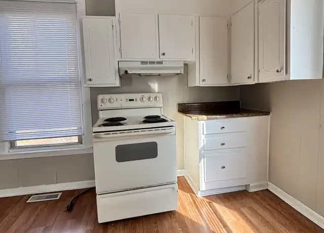 Property at 402 N Poplar St, Gastonia, NC, 28054, 2 beds, 2 baths, [object Object]