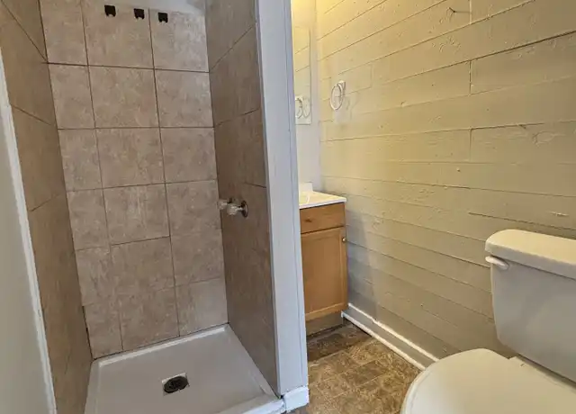 Property at 402 N Poplar St, Gastonia, NC, 28054, 2 beds, 2 baths, [object Object]