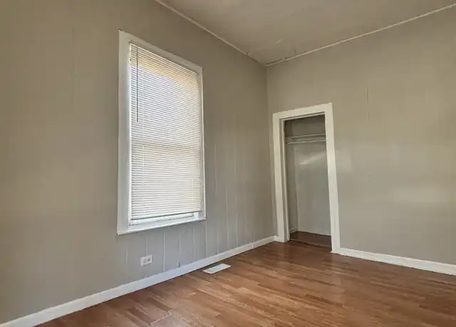 Property at 402 N Poplar St, Gastonia, NC, 28054, 2 beds, 2 baths, [object Object]