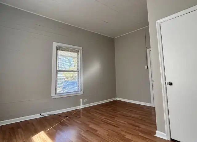 Property at 402 N Poplar St, Gastonia, NC, 28054, 2 beds, 2 baths, [object Object]