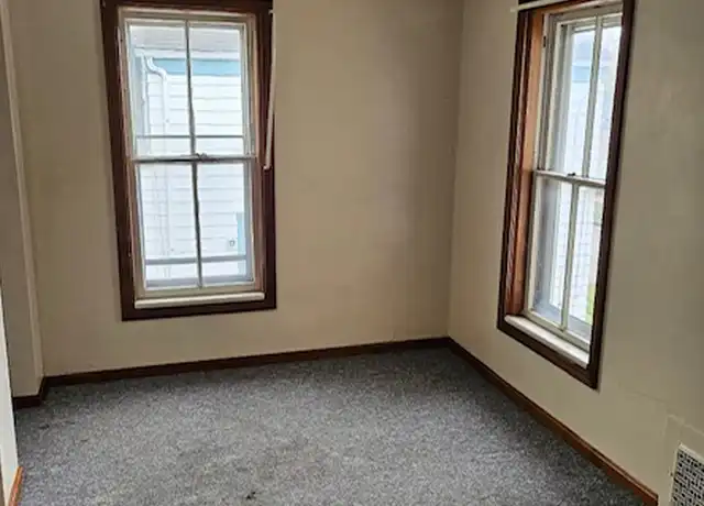 Property at 573 Allyn St Unit 2, Akron, OH, 44311, 2 beds, 1 bath, [object Object]