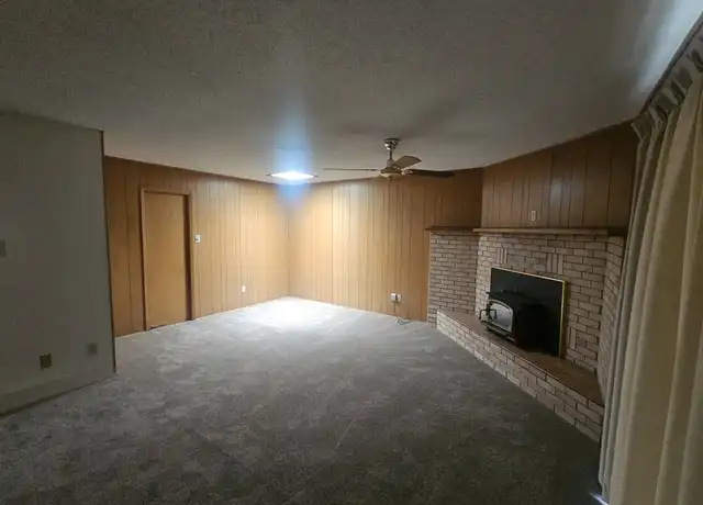 Property at 950 W Union Ave, Las Cruces, NM, 88005, 3 beds, 2 baths, [object Object]