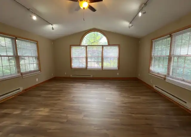 Property at 1251 Mahtomedi Ave Unit 7, Mahtomedi, MN, 55115, 2 beds, 1 bath, [object Object]