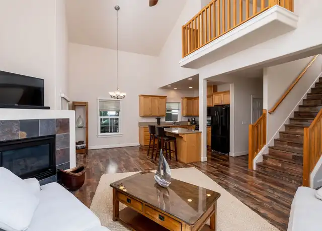 Property at 1076 NE Parkview Ct, Bend, OR, 97701, 1 bed, 1.5 baths, [object Object]