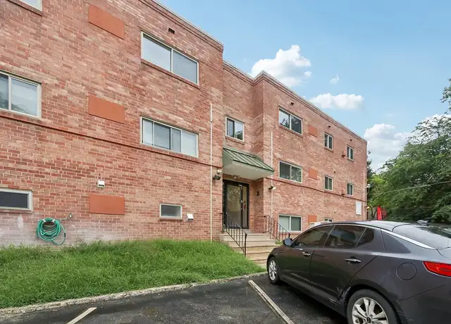 Photo of 126 W Allens Ln, Philadelphia, PA 19119