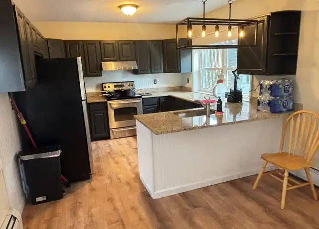 Property at 11 Russell St, Manchester, NH, 03104, 1 bed, 1 bath, [object Object]
