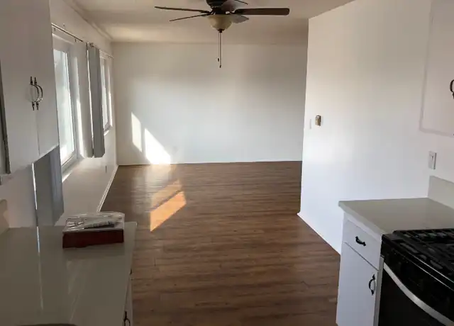 Property at 700 E Holly Ave Unit 4, El Segundo, CA, 90245, 2 beds, 1 bath, [object Object]