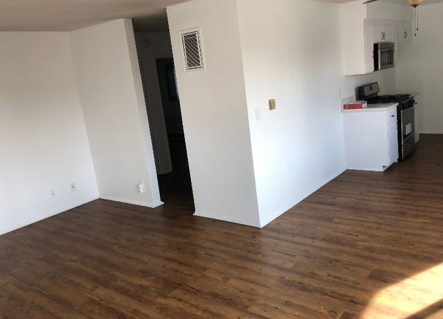 Photo of 700 E Holly Ave Unit 4, El Segundo, CA 90245