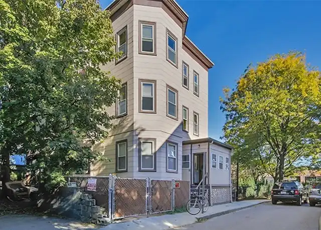 Property at 10 Stone Pl Unit 2, Somerville, MA, 02143, 4 beds, 1 bath, [object Object]