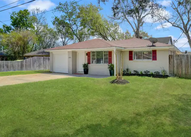 Property at 334 Pennington Dr, Alvin, TX, 77511, 4 beds, 2 baths, [object Object]